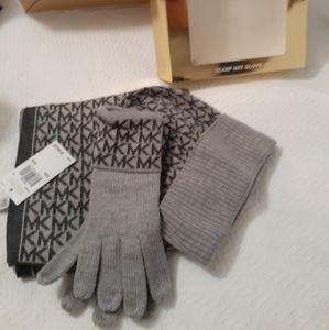 Michael Kors WOMENS scarf hat & gloves